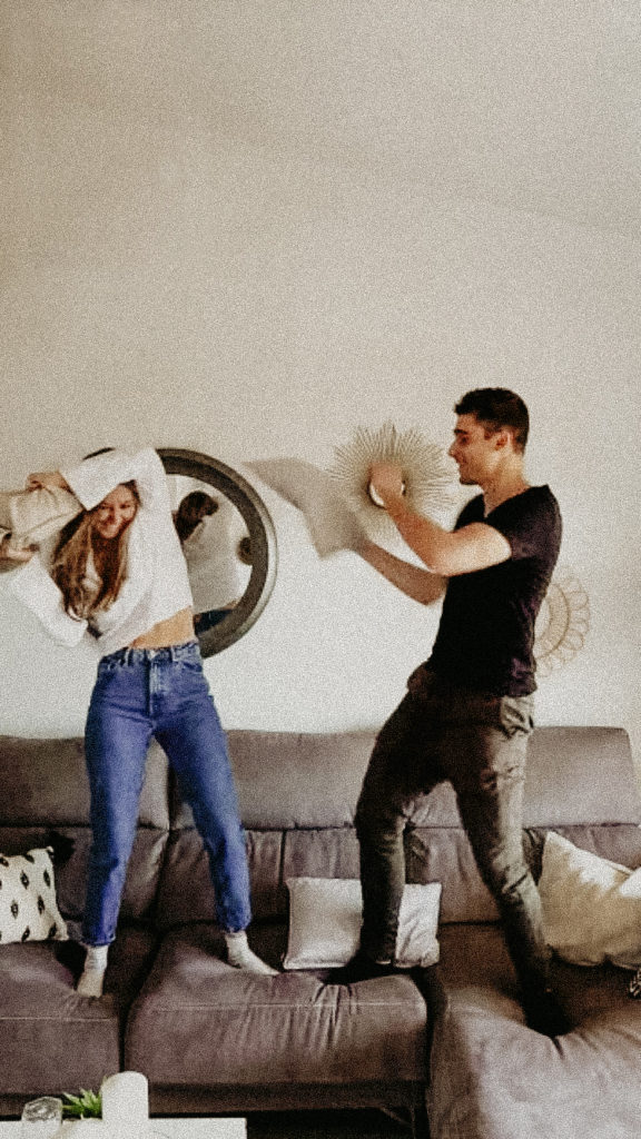 Sesión de fotos de pareja en casa | COVID-19