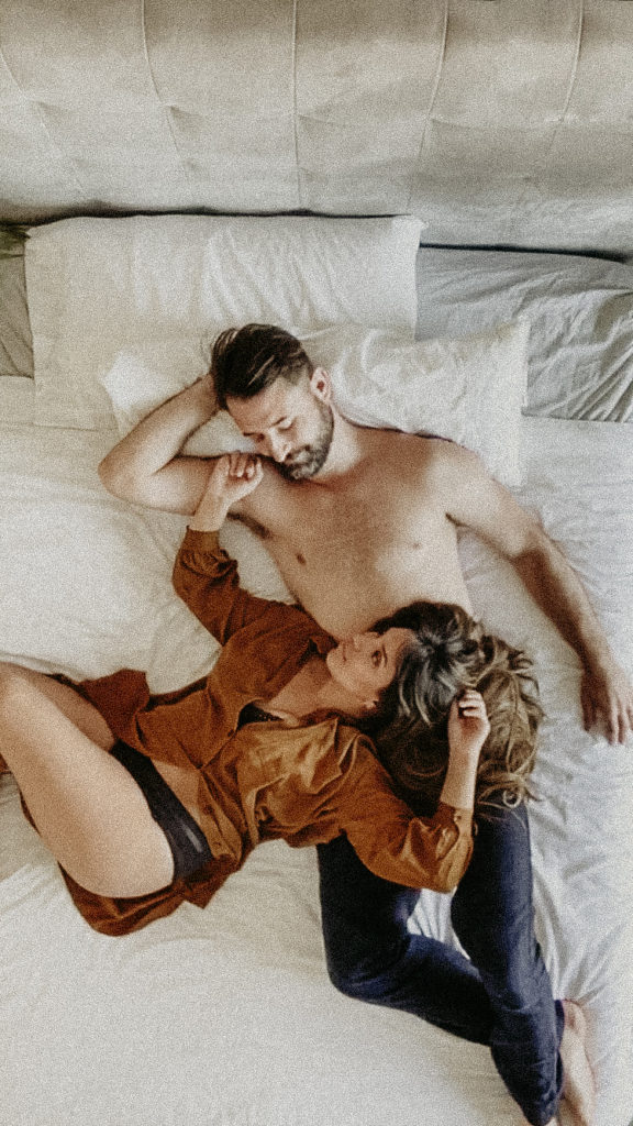 Sesión de fotos de pareja en casa | COVID-19