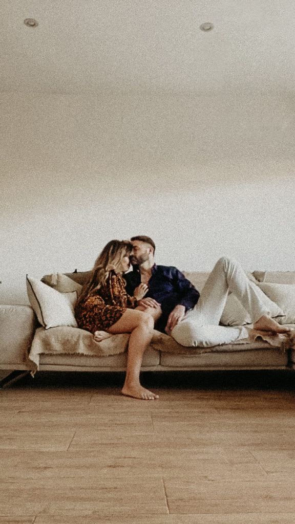 Sesión de fotos de pareja en casa | COVID-19