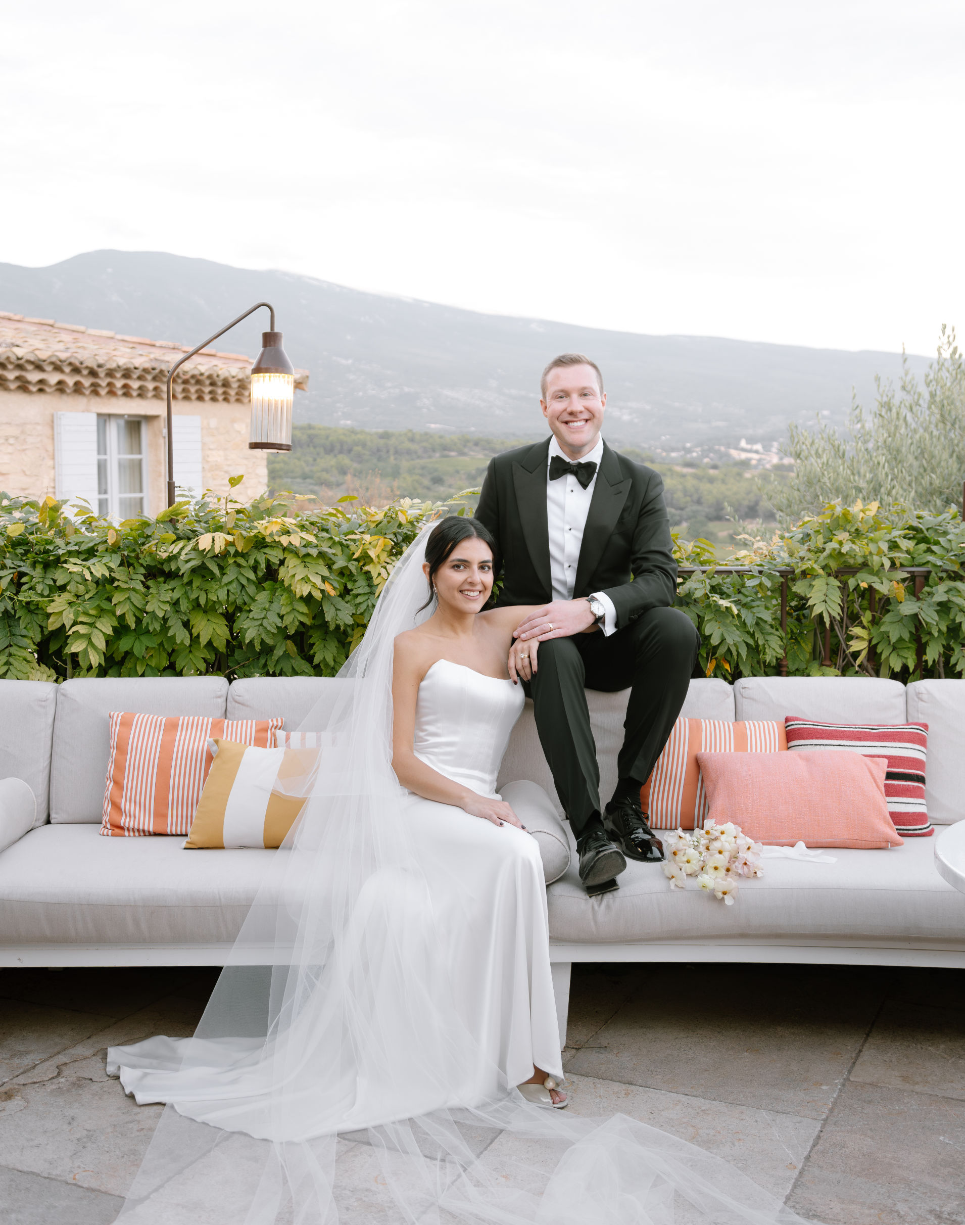 https://akstudiowedding.com/wp-content/uploads/2024/10/Anna-Peter-La-Provence-242-de-309-1.jpg